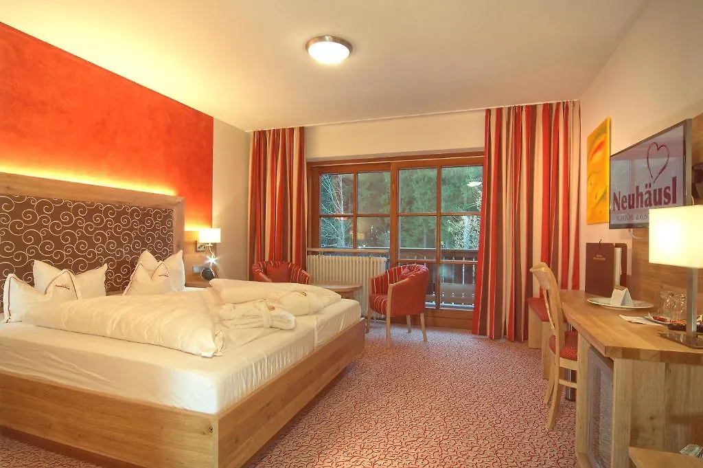 Hotel Neuhaeusl Superior Berchtesgaden 4*,